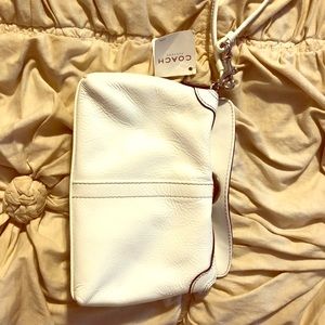 Coach wristlet white
